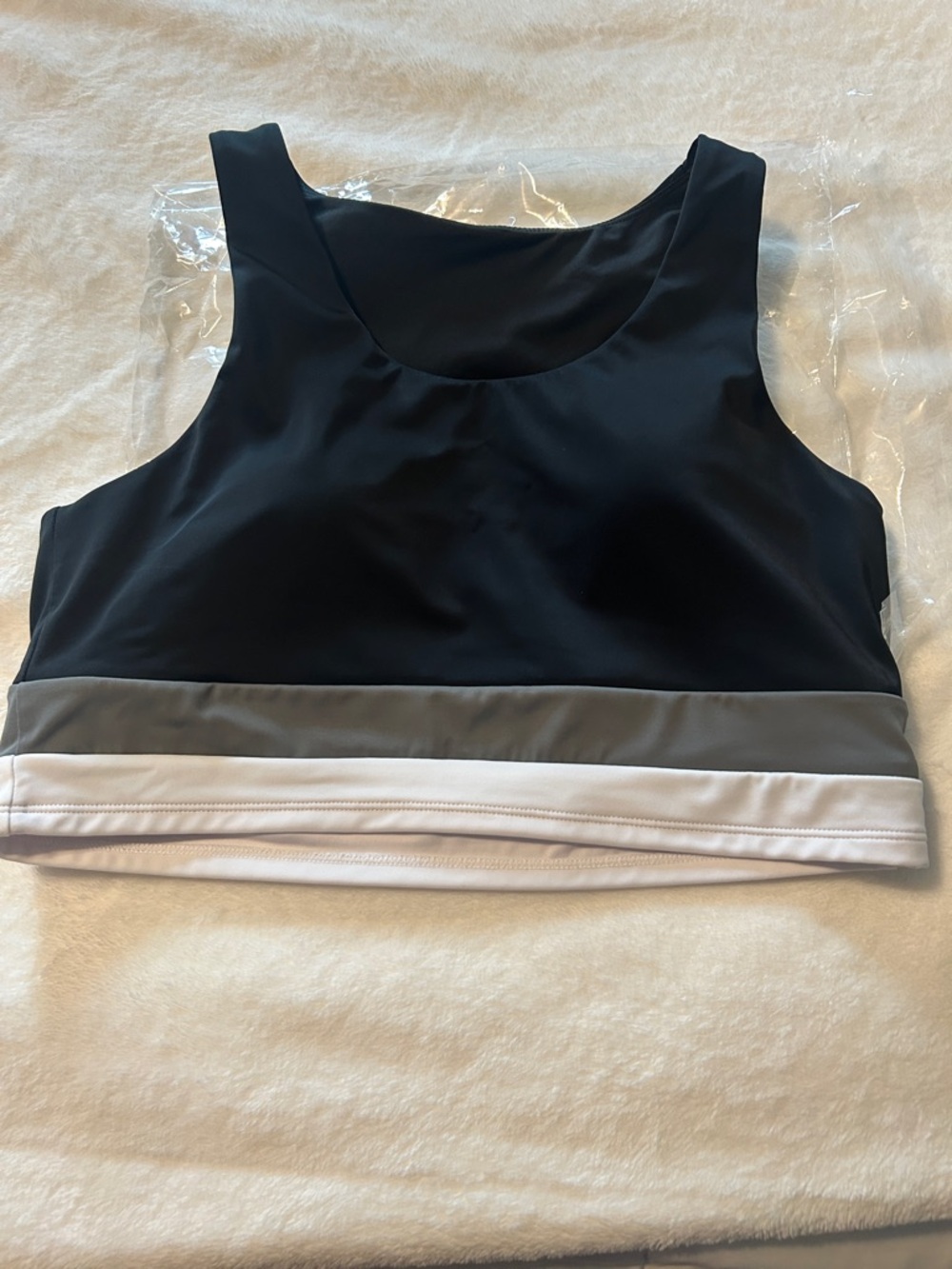 Kiava ombré Black, Gray & White Colorblock Swim crop top NWT